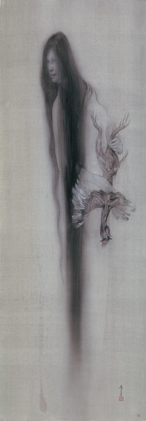 Dans sa main droite, la seule visible, un spectre tient par les pattes un coq mort.